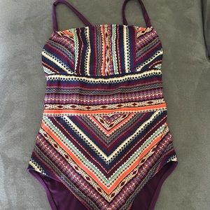 Cute one piece geometric swimsuit